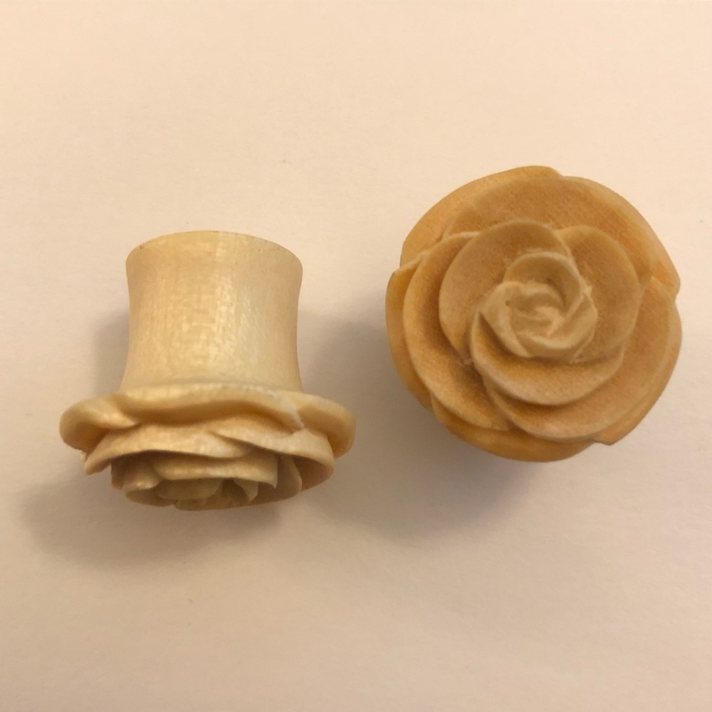 New Urban Star Organics 9/16” Wood Rose Plugs